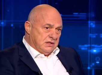 Αχιλλέας Μπeος: «Έχω πάει με μαύρη σε μικρή ηλικία, πώς είμαι ρατσιστής, λένε αηδίες»