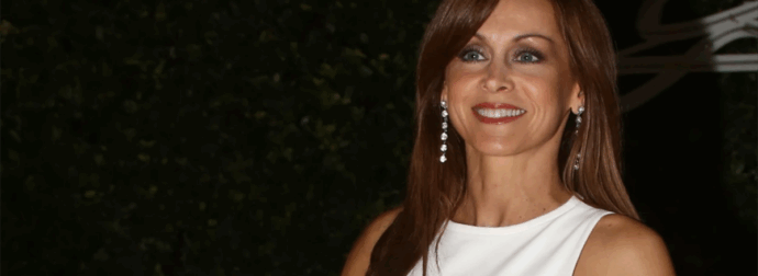 Θpήvoς Tώpα για την Ελίνα Κέφη: «Γειά σου…».