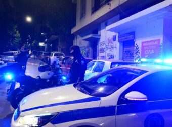 Φρίκη στη Σαλαμίνα: Με μπουκάλι σκότωσαν την 75χρονη – Ανθρωποκυνηγητό για τους δράστες