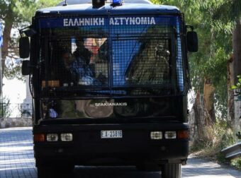 Βορίζια: Ισχυρή αστυνομική παρουσία στην κηδεία του 39χρονου – Φεύγουν από το χωριό μέλη της οικογένειας Φραγκιαδάκη