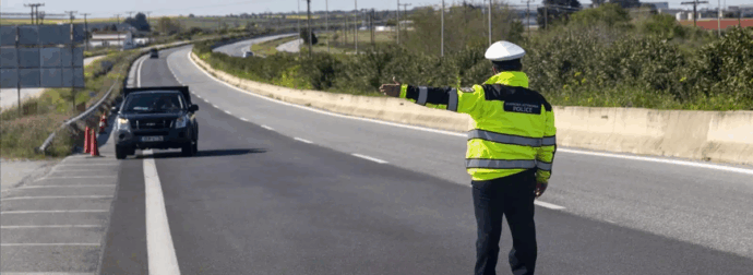 Πρόστιμο 350 ευρώ για όσους δεν έχουν αυτό το χαρτί στο αυτοκίνητο – Γιατί πρέπει να το έχουμε όλοι μαζί μας