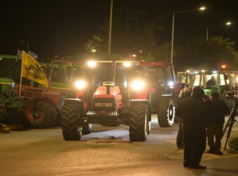 Αγρότες: «Κόβεται» στα δύο η χώρα τη Δευτέρα – Μπλόκα όχι μόνο στις εθνικές οδούς αλλά και σε παραδρόμους και τελωνεία