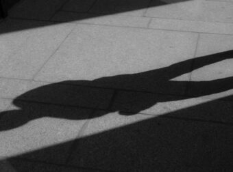Αίγιο: Άγριος ξυλοδαρμός ασφαλιστή από γνωστό πρώην παίκτη ριάλιτι – «Την Τρίτη κάνω χειρουργείο»