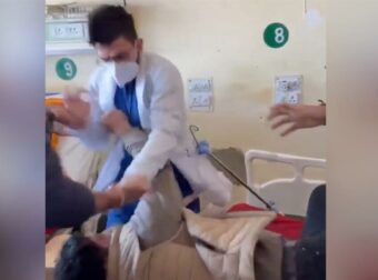 Γιατρός ξυλοφόρτωσε ασθενή με αναπνευστικά προβλήματα γιατί του ζήτησε να μιλάει «με σεβασμό» (video)
