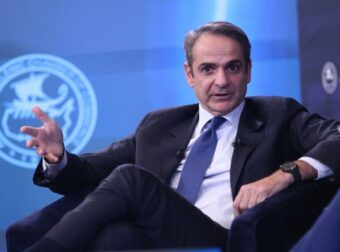 Μητσοτάκης για Τσίπρα: «Ποιος θα εμπιστευθεί τον καπετάνιο που έριξε το πλοίο στα βράχια και έριξε την ευθύνη στο πλήρωμα;»