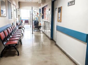 Τραγική κατάληξη: Πέθανε ξαφνικά ο άνδρας που επιτέθηκε σε γιατρό στο νοσοκομείο Αιγίου
