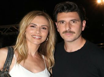 Ντορέττα Παπαδημητρίου και Γιώργος Γεροντιδάκης φωτογραφήθηκαν αγκαλιασμένοι στο ηλιοβασίλεμα