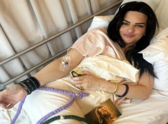 Δήμητρα Κατσαφάδου: «Όσα χρήματα και να έχεις, όλα είναι μικρά σε σχέση με το νόημα της ζωής» – Το μήνυμα μέσα από το νοσοκομείο