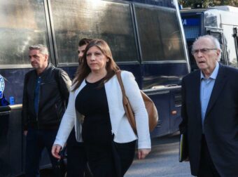 Τέμπη: Μεγάλη ένταση μέσα στη δίκη ανάμεσα στην Κωνσταντοπούλου και συγγενείς θυμάτων – Τι συνέβη
