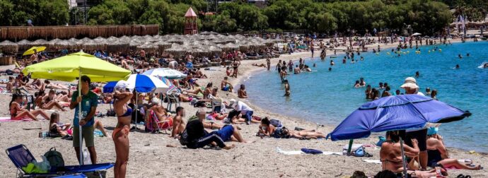 Από το SUP και τις ρακέτες, μέχρι τα ηχεία και τις φωτιές: Τι επιτρέπεται, τι κοστίζει ακριβά