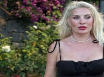 Κανείς δεν περίμενε να δει την Ελένη Μενεγάκη έτσι: Το βίντεο που κάνει τον γύρο του διαδικτύου από τη Νάξο