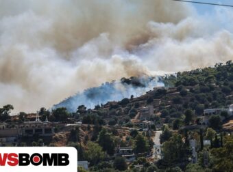Liveblog – Μεγάλη φωτιά στη Σαλαμίνα: Δύο νεκροί – Σε δύο μέτωπα οι φλόγες σε Περιστέρια και Σελήνια
