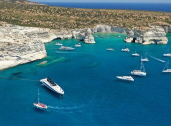 33χρονος ανέβηκε σε βράχο 20 μέτρων μέσα στη θάλασσα στη Μήλο και δεν μπορούσε να κατέβει – Στήθηκε επιχείρηση διάσωσης