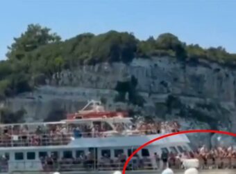 Αντίπαξοι: Εικόνες από το ατύχημα με τα τουριστικά σκάφη που ήταν γεμάτα με κόσμο (video)