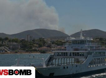 Φωτιά στη Σαλαμίνα: Απομακρύνθηκαν 473 άτομα διά θαλάσσης από Σατερλί και Κολώνες