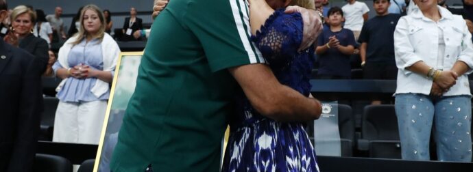 Ανατριχίλα! Η αγκαλιά Ομπράντοβιτς με την Δέσποινα Γιαννακοπούλου