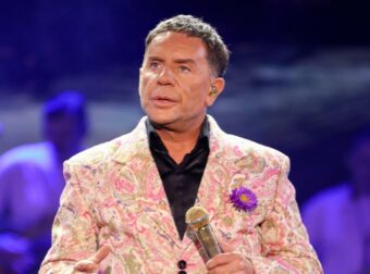 Ανατριχίλα: Ο Γιώργος Μαζωνάκης ψέλνει τους Χαιρετισμούς στο Άγιο Όρος – Το βίντεο που συγκλονίζει μετά τον θάνατό του