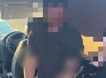 Έπιασε στα πράσα τον σύζυγό της με την εpωμένη του και τους ανέβασε στο facebook- Δείτε το viral βίντεο