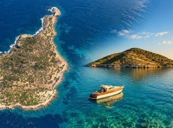 Πωλείται ελληνικό νησί για 4,5 εκατ. ευρώ – Οι τρεις παραλίες και τα κρυστάλλινα νερά (Φωτογραφίες)